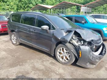  Salvage Chrysler Pacifica