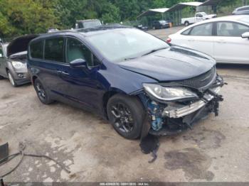  Salvage Chrysler Pacifica
