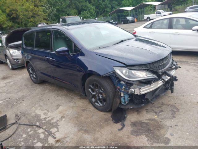  Salvage Chrysler Pacifica