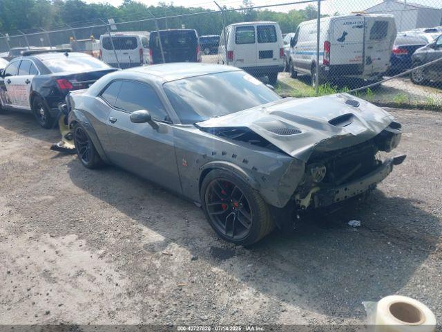  Salvage Dodge Challenger