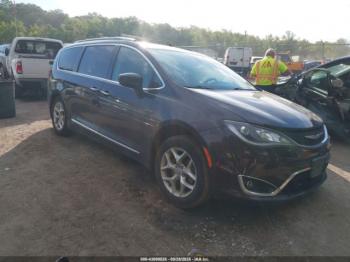  Salvage Chrysler Pacifica