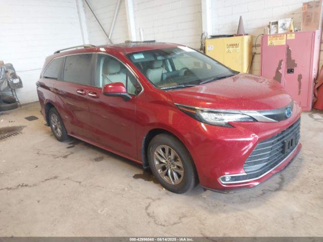  Salvage Toyota Sienna