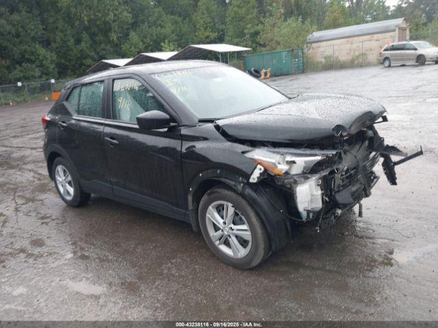  Salvage Nissan Kicks