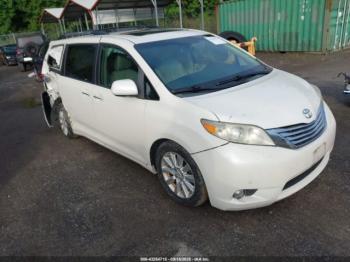  Salvage Toyota Sienna