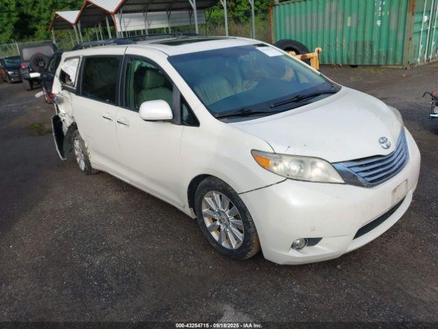  Salvage Toyota Sienna