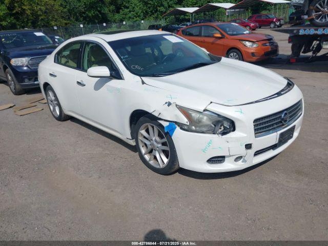  Salvage Nissan Maxima
