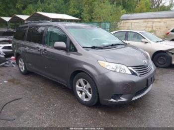 Salvage Toyota Sienna