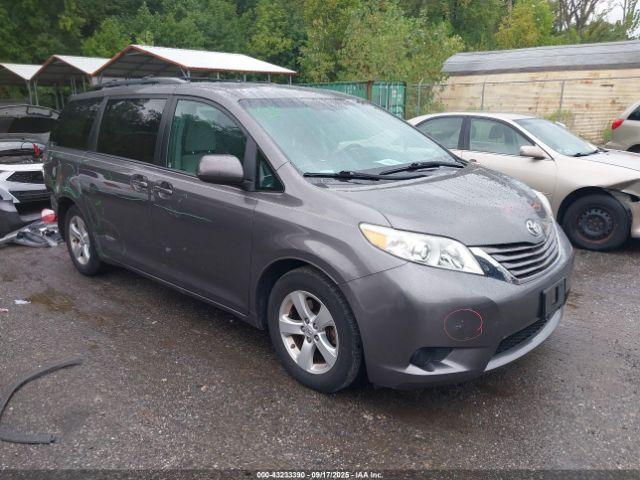  Salvage Toyota Sienna