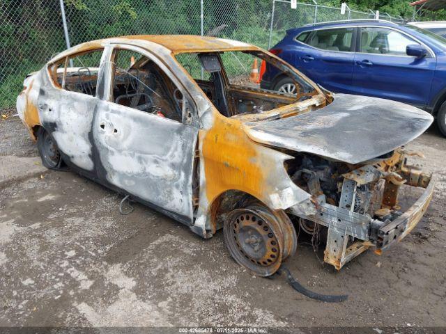  Salvage Nissan Versa