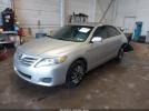 Toyota Camry Le Image 2