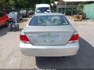 Toyota Camry Xle V6 Image 14