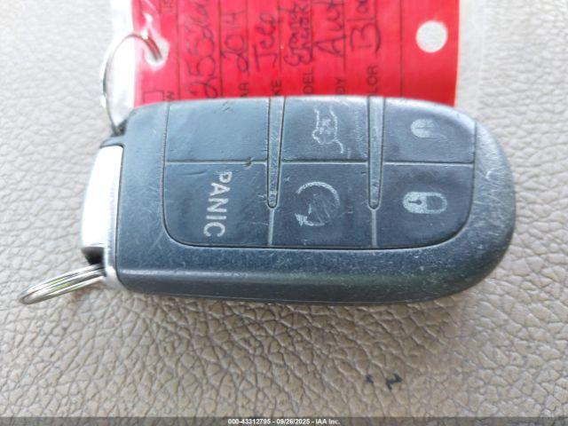 Jeep Grand Cherokee Overland Image 11