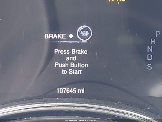 Jeep Grand Cherokee Overland Image 10