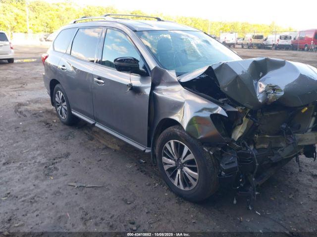  Salvage Nissan Pathfinder