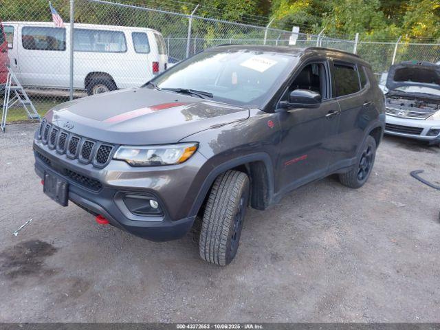 Jeep Compass Trailhawk 4x4 Image 4