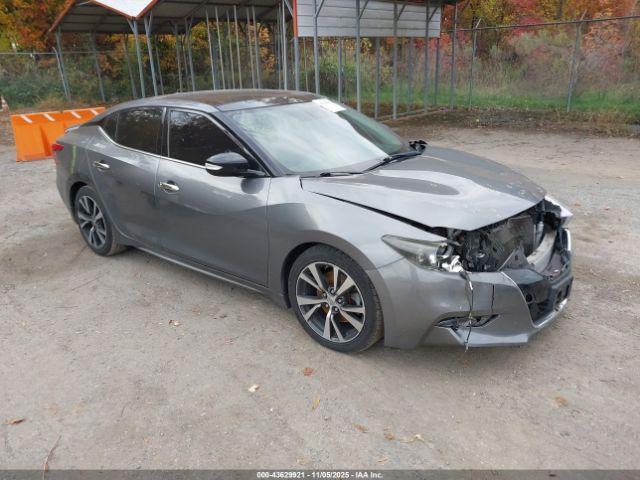  Salvage Nissan Maxima