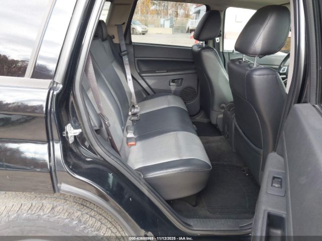 Jeep Grand Cherokee Laredo Image 11