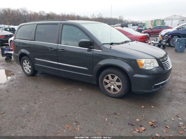 Chrysler Town & Country Touring Image 1