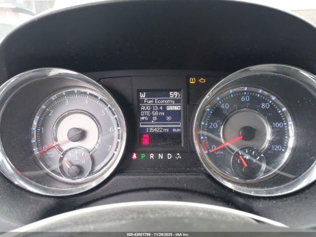 Chrysler Town & Country Touring Image 8