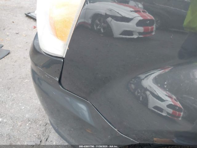 Chrysler Town & Country Touring Image 6