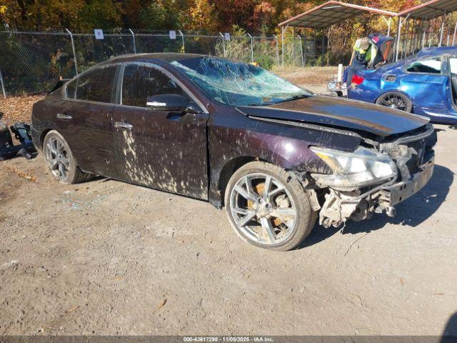  Salvage Nissan Maxima