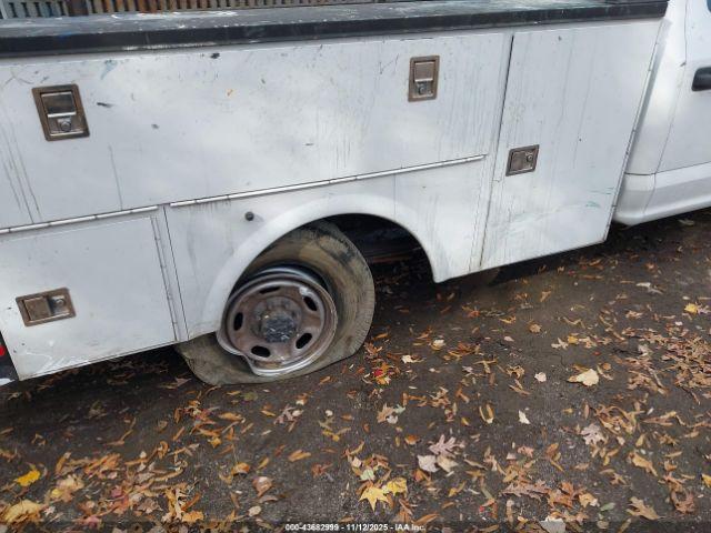 Ford F-350 Xl Image 2