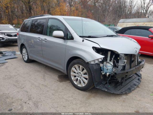  Salvage Toyota Sienna
