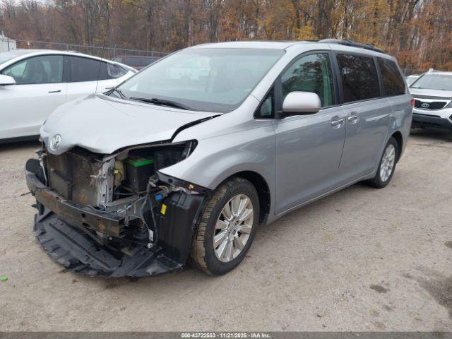 Toyota Sienna Xle 7 Passenger Image 7