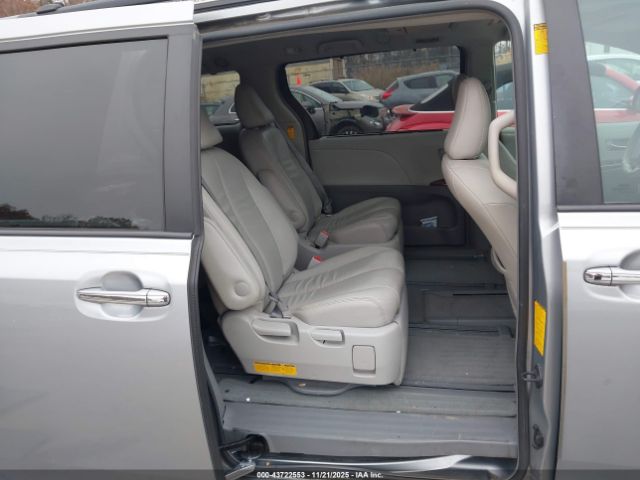 Toyota Sienna Xle 7 Passenger Image 8