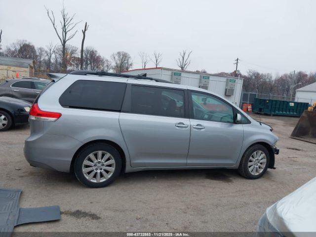 Toyota Sienna Xle 7 Passenger Image 16