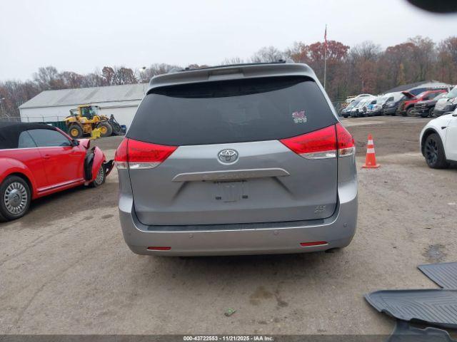 Toyota Sienna Xle 7 Passenger Image 12