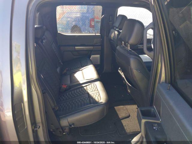 Ford F-150 Lariat Image 12