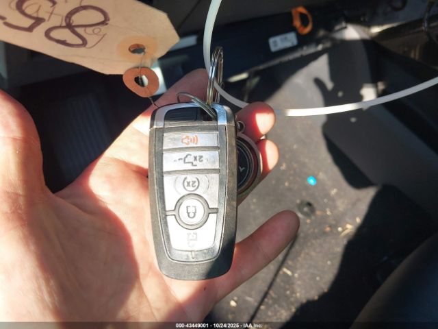 Ford F-150 Lariat Image 4