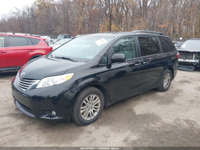 Toyota Sienna Xle 8 Passenger Image 4