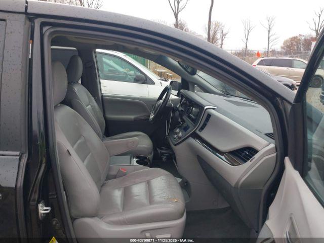 Toyota Sienna Xle 8 Passenger Image 6