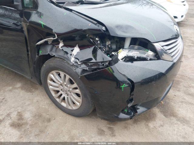 Toyota Sienna Xle 8 Passenger Image 8