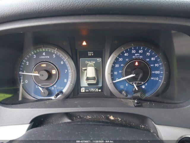 Toyota Sienna Xle 8 Passenger Image 10