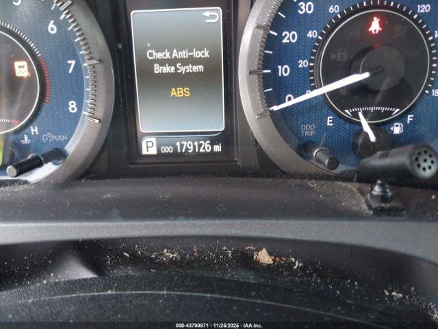 Toyota Sienna Xle 8 Passenger Image 12