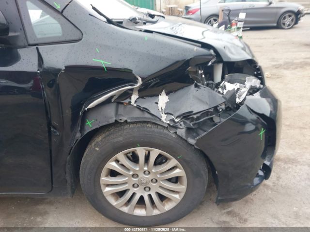 Toyota Sienna Xle 8 Passenger Image 15