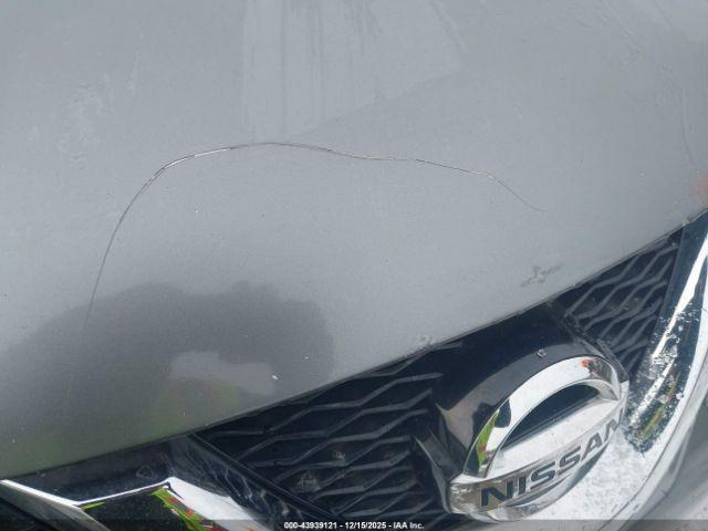 Nissan Rogue S Image 6