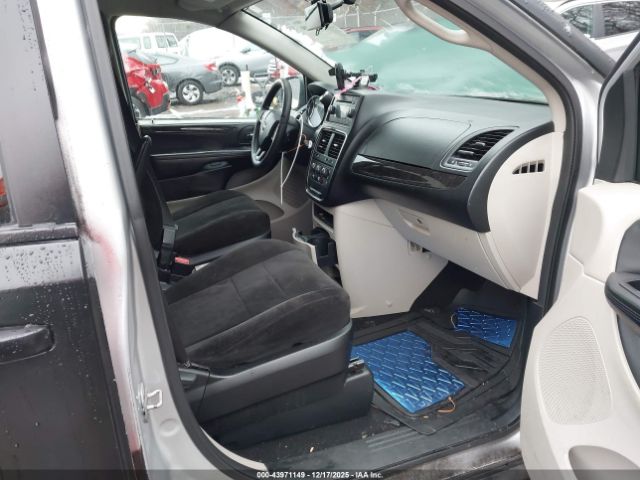 Dodge Grand Caravan Image 2