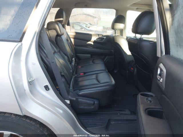 Nissan Pathfinder Sl Image 8