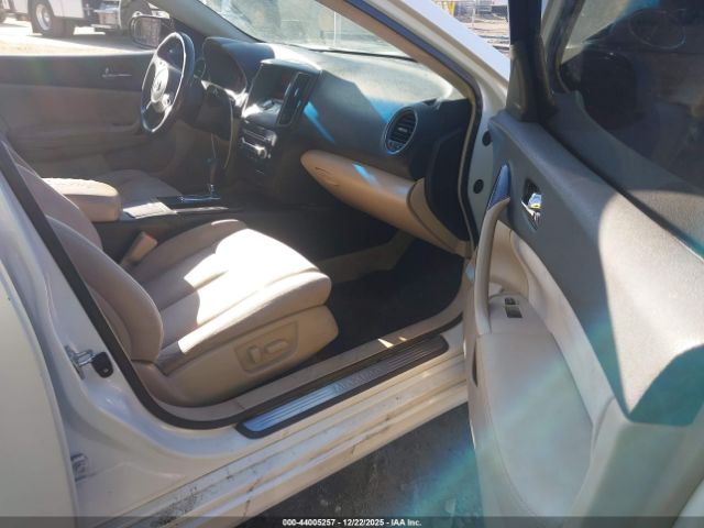 Nissan Maxima Image 7