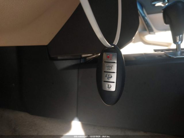 Nissan Maxima Image 2