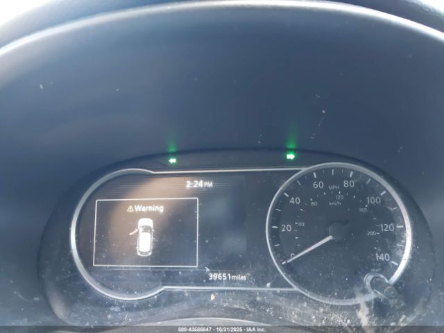 Nissan Kicks Sv Image 14