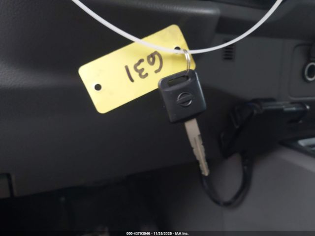 Nissan Nv Sl V8 Image 19