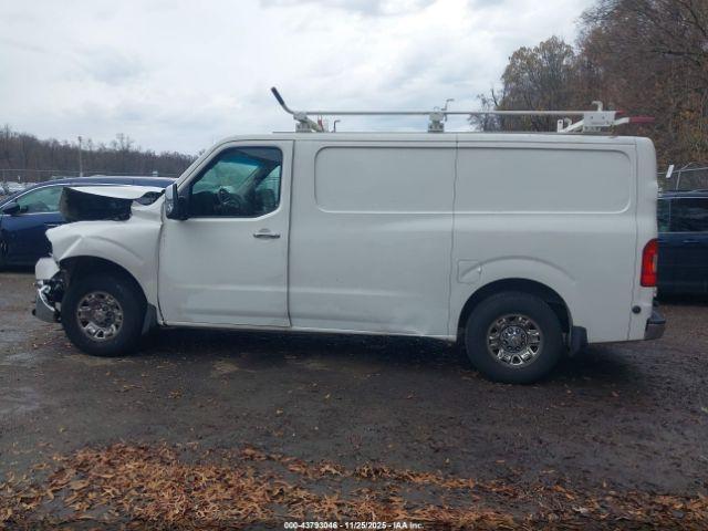 Nissan Nv Sl V8 Image 6