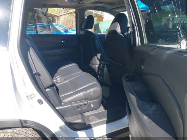 Honda Pilot Awd Touring 8 Passenger Image 5