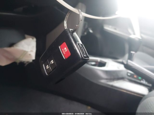 Toyota RAV4 Xle Image 6