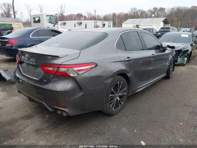 Toyota Camry Se Image 14